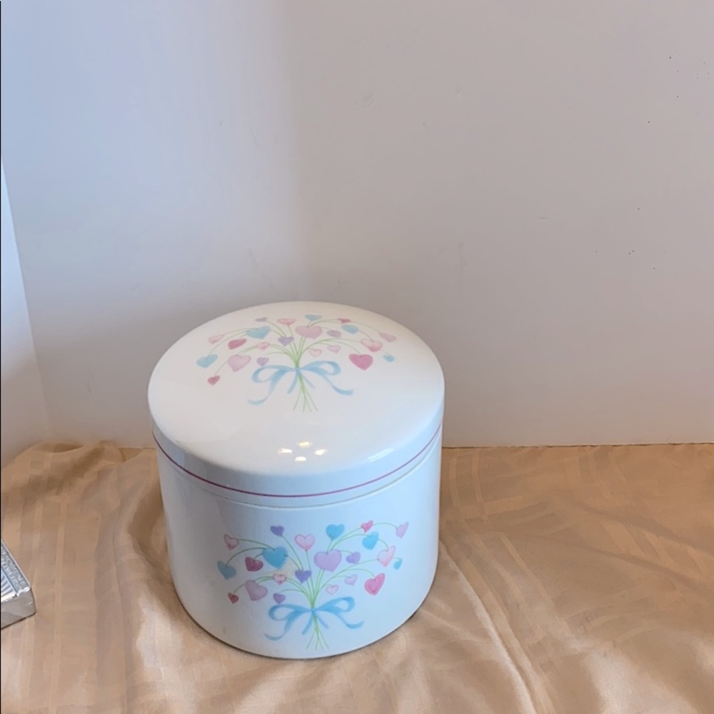 1987 FTDA glass heart bouquet trinket box with lid